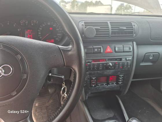 AUDI A3 1.8 20V 150CV TURBO GASOLINA 2P MANUAL AUDI A3 1.8 20V 150CV TURBO GASOLINA 2P MANUAL
